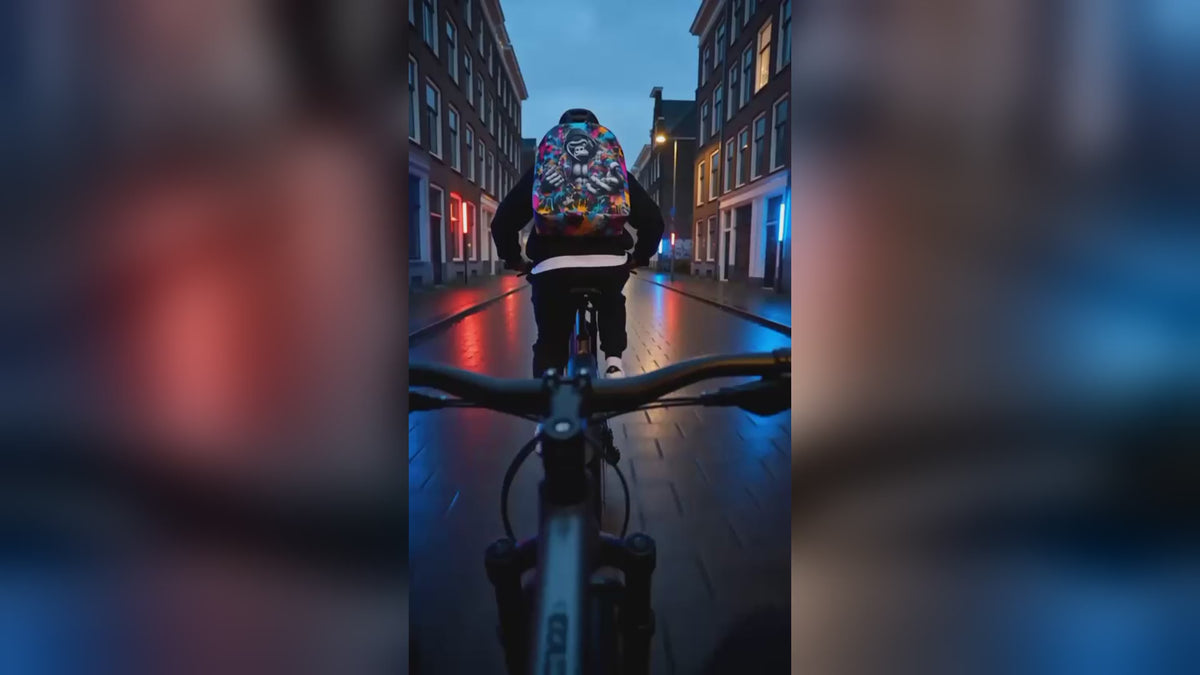 Load video: MelaVibes rugzak met kleurrijk urban design